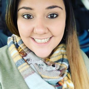 Meet your Posher, Holly